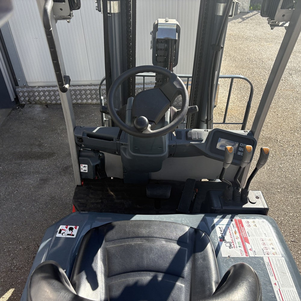 Heli Elektrostapler Cockpit mit Farbdisplay